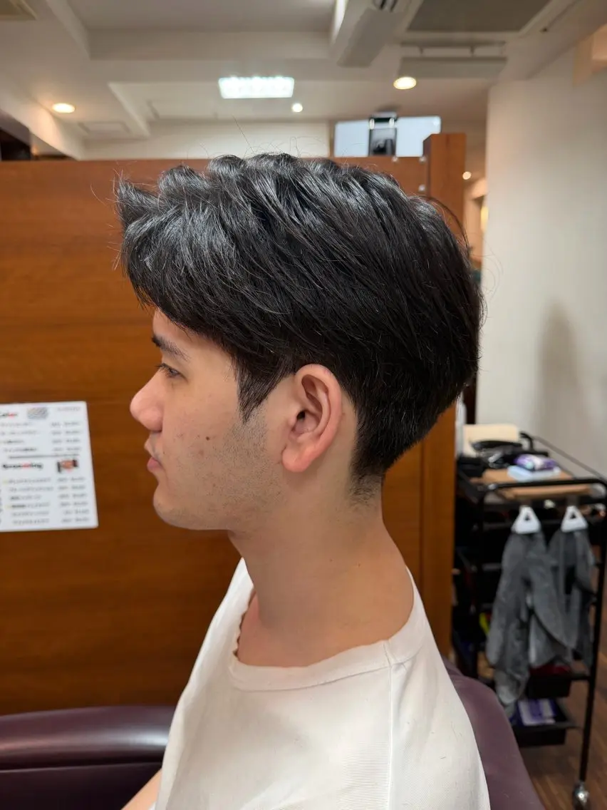 ショート メンズ 糸山 仁のヘアスタイル