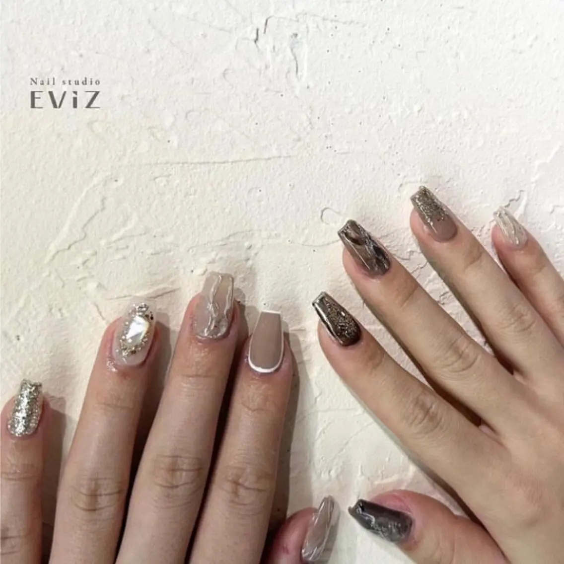 ネイル アートネイル ジェルネイル ミラーネイル ニュアンスネイル ぷっくりネイル nailstudio eviz新宿店のネイルデザイン