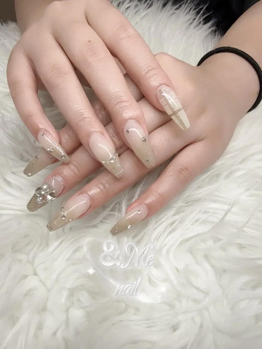 ネイル ハンドネイル &ME タカのネイルデザイン