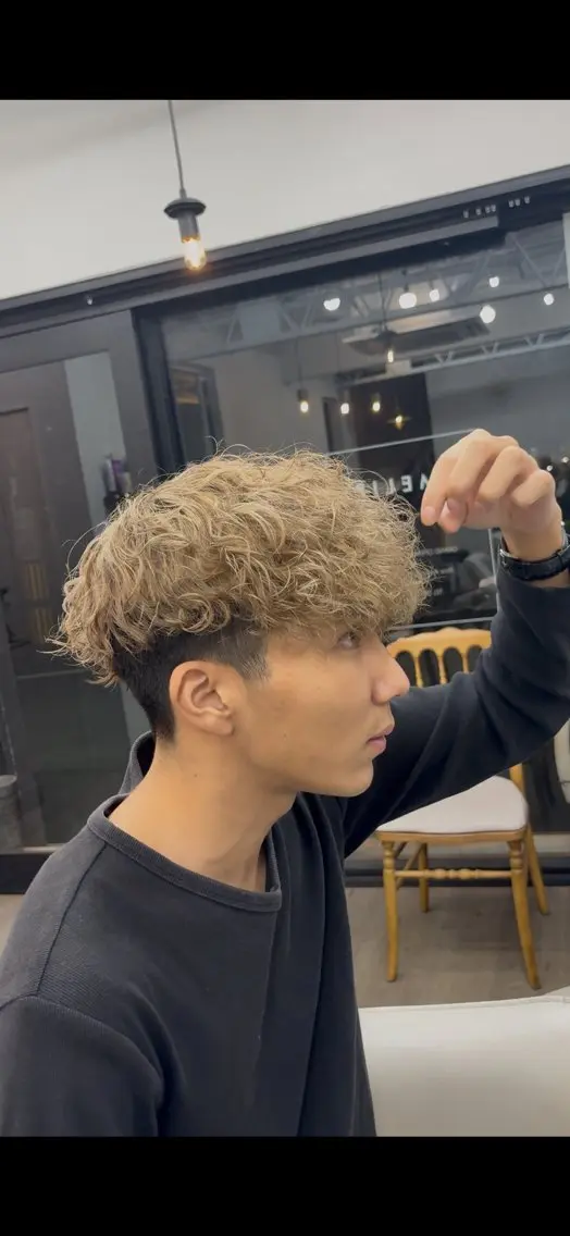 ショート カラー メンズ メンズブリーチ ベージュカラー ブリーチ ミルクティーベージュ ヘアカラー 竹保 凜空のヘアスタイル