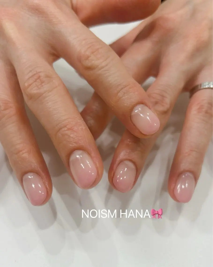ネイル グラデーション キラキラネイル 韓国ネイル マグネットネイル ニュアンスネイル ハンドネイル 🎀大人nail /NOISMはな🎀のネイルデザイン