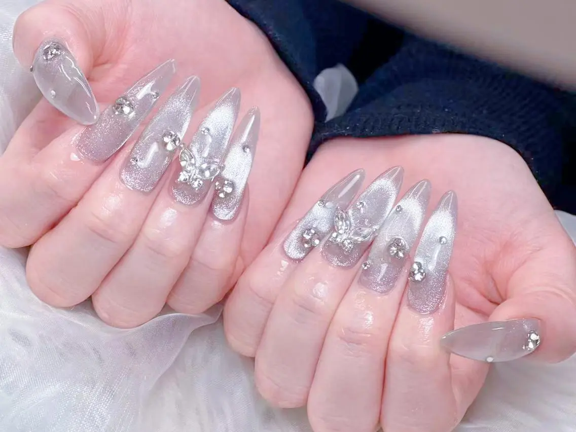 メンズ ネイル メンズ韓国風 アートネイル フレンチネイル ジェルネイル キラキラネイル ✨Bloom Ruby❣️のネイルデザイン