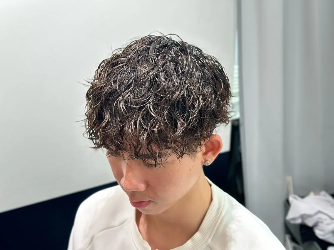 ショート パーマ 千葉弘平 🔥波巻き特化🔥のヘアスタイル