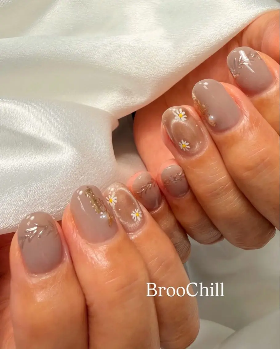 ネイル ハンドネイル nail salon BrooChillのネイルデザイン