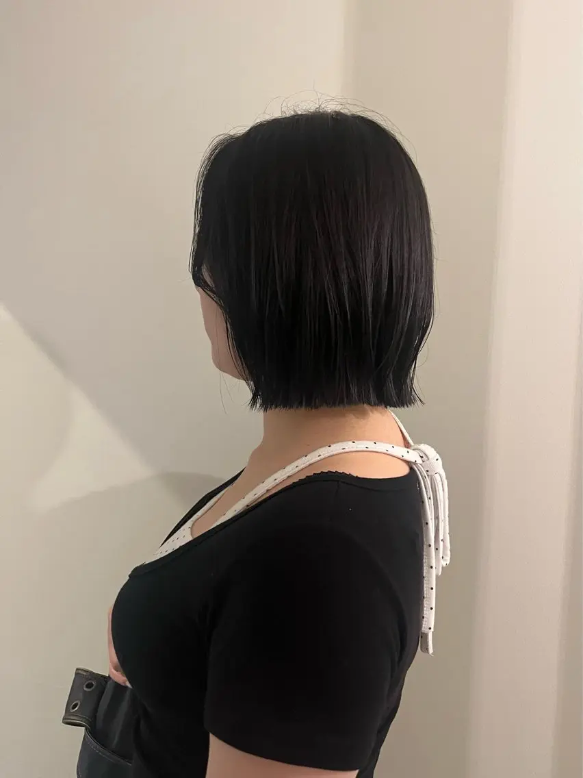 ショート ボブ 外ハネヘア カット トリートメント 山本 彩香のヘアスタイル