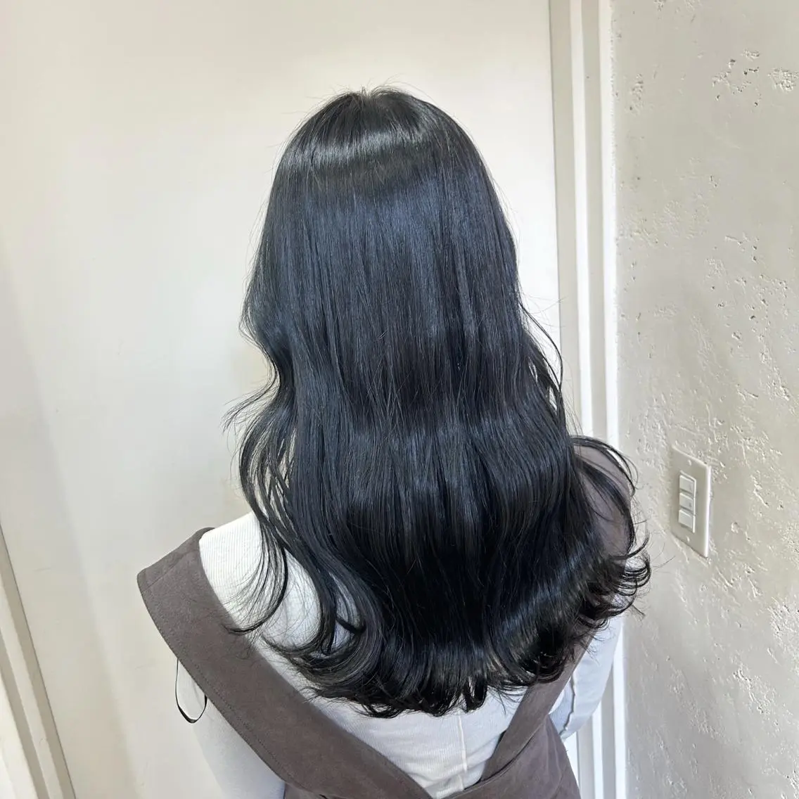 ロング ヘアカラー トリートメント 透明感カラー NAN AMI グレージュのヘアスタイル