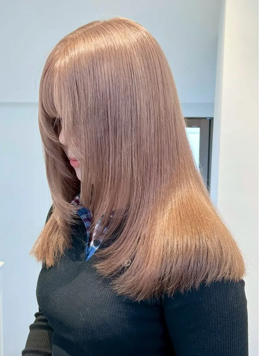 セミロング レイヤーカット ヘアカラー うる艶カラー 🪐💫serenaのヘアスタイル