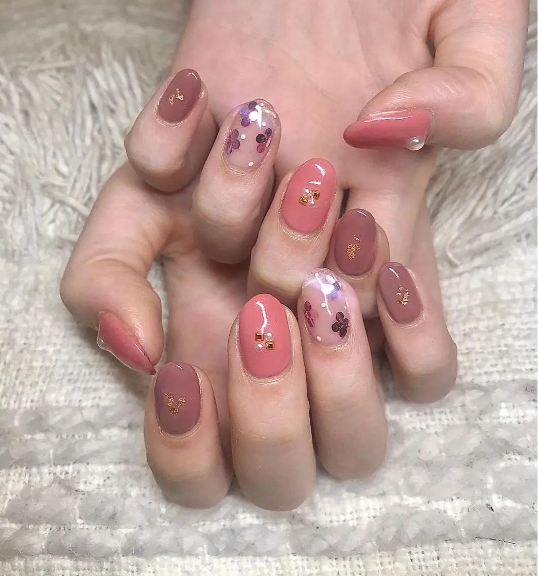 ミディアム カラー パーマ ヘアアレンジ ネイル マツエク・マツパ ピンクカラー カラーマツエク ピンク el. by Aoのネイルデザイン