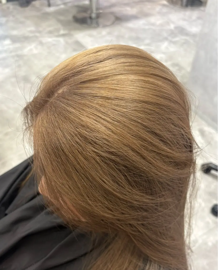 カラー ベージュカラー ヘアカラー 柔ベージュ、上品 ／ボブ　ユミのヘアスタイル
