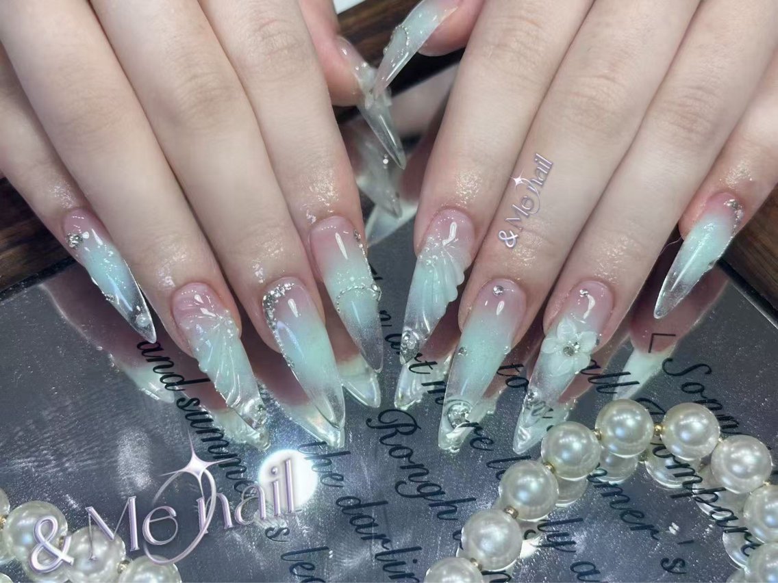 ネイル ハンドネイル &ME ネイルサロンのネイルデザイン