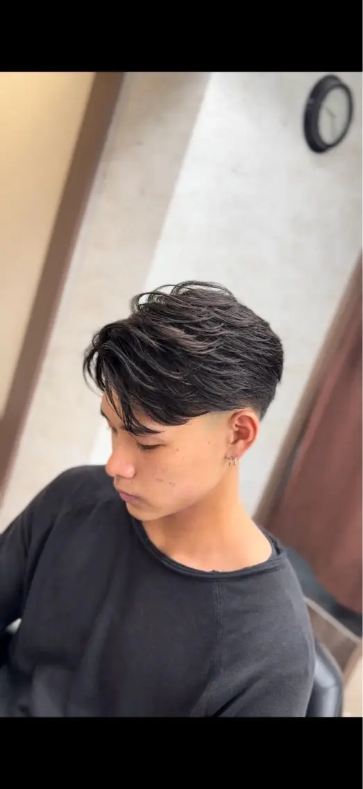 ショート メンズ センターパート フェードカット カット ヘアセット フルハタヒロト 六本木理容師のヘアスタイル