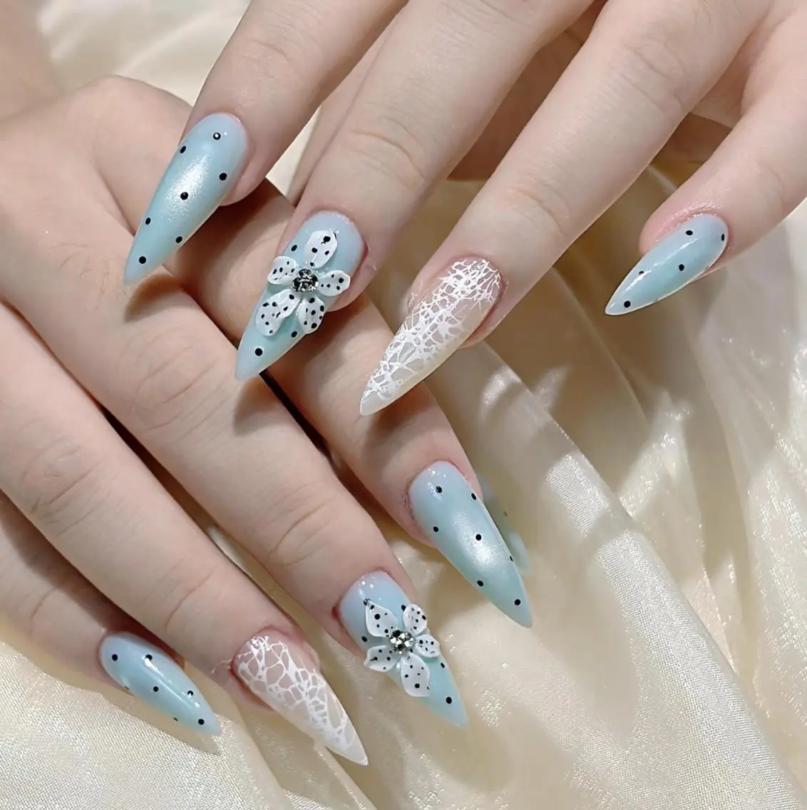 ネイル ハンドネイル 🎀 UU_nailのネイルデザイン