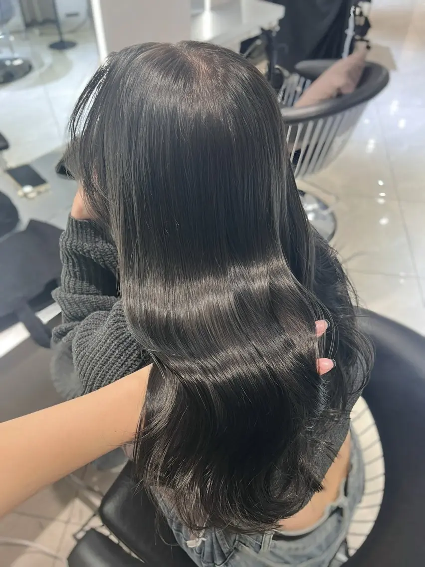 ロング カラー ダークグレー 韓国レイヤー×モテ髪 /MITSUKI🤍のヘアスタイル