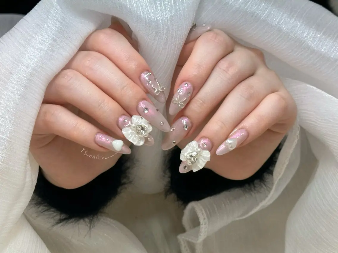 ネイル キラキラネイル マグネットネイル 持ち込み シンプルネイル ハンドネイル フットネイル ハンドケア TS. nails___のネイルデザイン