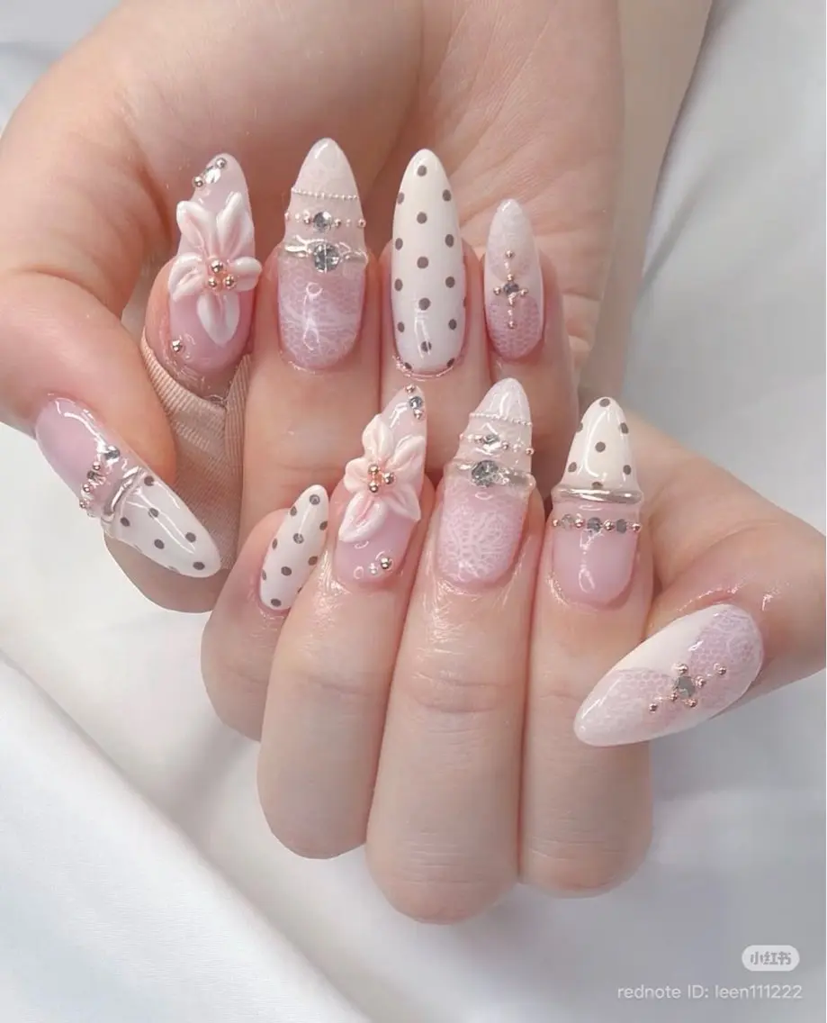 ネイル フレンチネイル キラキラネイル 韓国ネイル シンプルネイル ワンホンネイル ハンドネイル MEI Nailのネイルデザイン