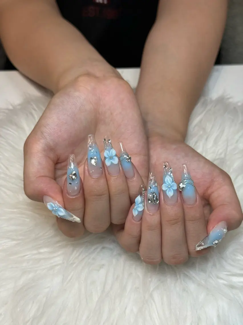 ネイル クリアネイル ドット フラッシュネイル フレンチネイル マグネットネイル ハンドネイル ハンドケア Aria Nail Beautyのネイルデザイン