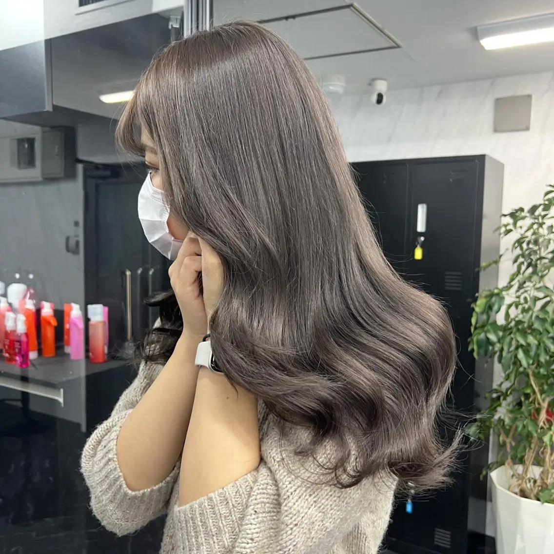 ロング カラー シールエクステ ハイトーンカラー エクステ ヘアカラー トリートメント シールエクステ特化 ハイトーン、NANAのヘアスタイル
