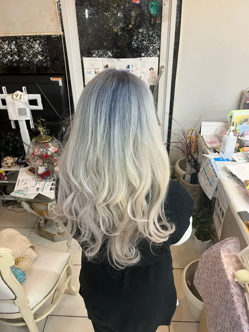 ロング ウィリアム シュウのヘアスタイル