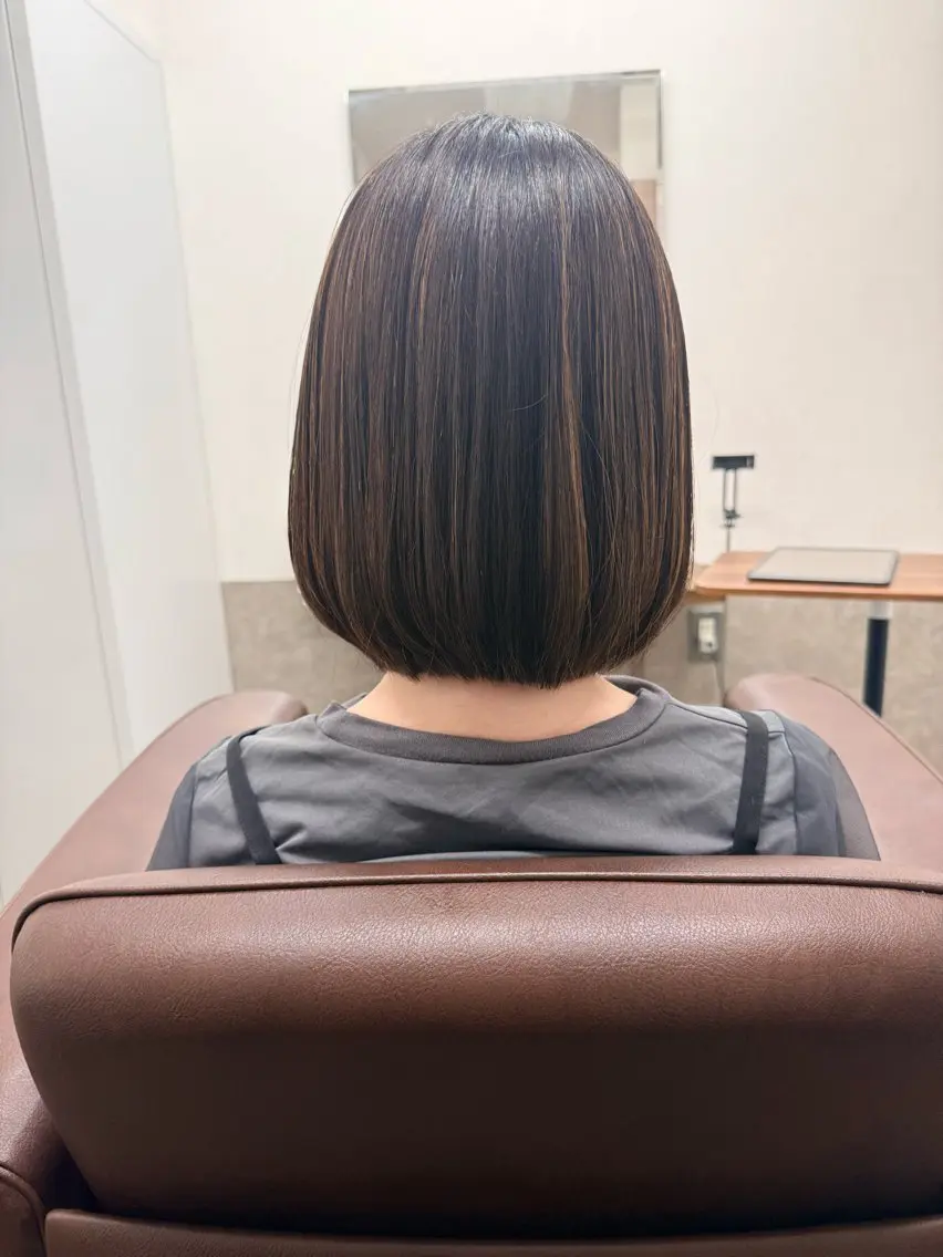 ミディアム カット 新宿3丁目大人サロン 🪽イケイリョウコのヘアスタイル