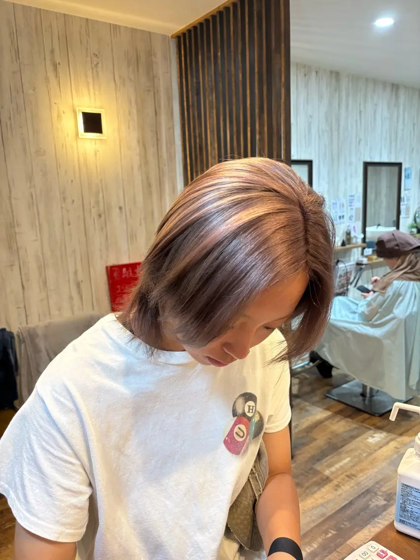 ミディアム カラー ベージュカラー ブリーチ ピンクカラー ピンクベージュ . Sakurakoのヘアスタイル