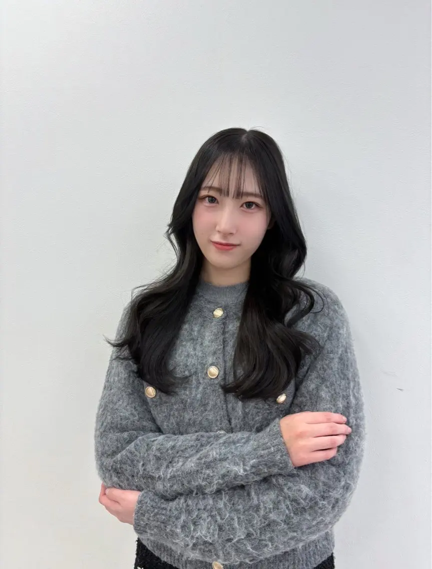 ロング カラー 抜け感レイヤー︴ ニュアンスカラーのヘアスタイル