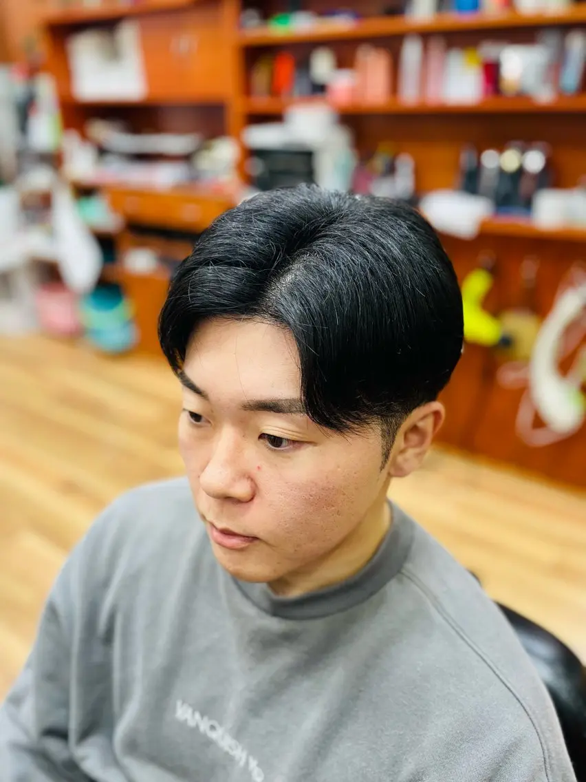 ショート メンズ センターパート 吉村 拓也のヘアスタイル