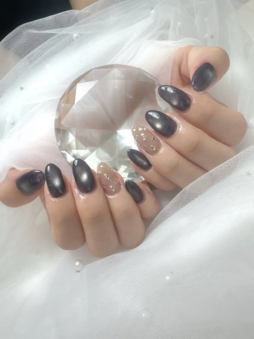 ネイル フットネイル フレンチネイル ガラスフレンチ キラキラネイル 持ち込み フットネイル Queeens nailのネイルデザイン