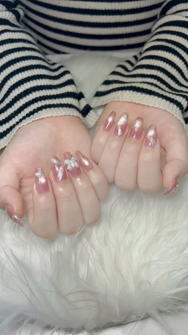 ネイル ジェルネイル ガーリー 韓国ネイル ニュアンスネイル シンプルネイル ハンドネイル KING_NAIL YUMIのネイルデザイン