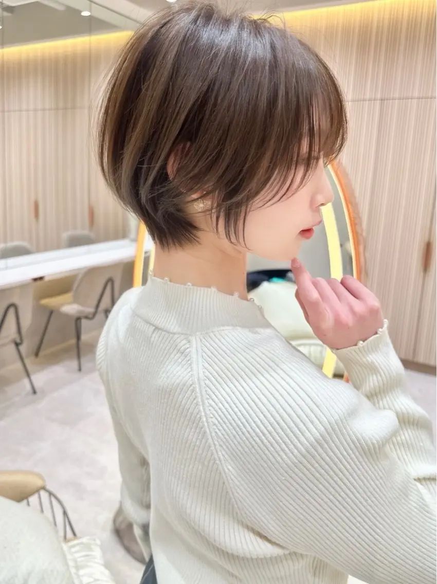 ショート カット ブリーチ🌟レイヤー 🎠KANON🎡のヘアスタイル