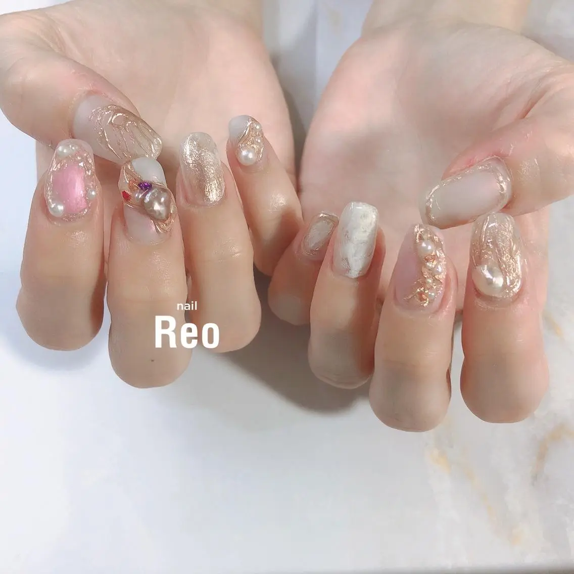 セミロング ネイル Blowe ニュアンスのネイルデザイン
