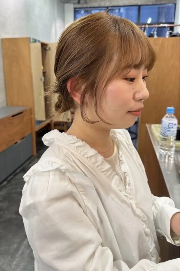カラー ベージュカラー ブリーチ イエローカラー ヘアカラー 加藤 優那のヘアスタイル