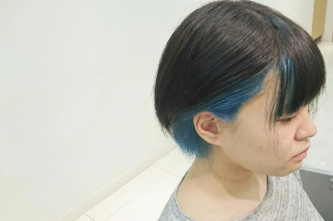 ショート カラー インナーカラー 透明感ハイライト◎ 伊藤夏海のヘアスタイル