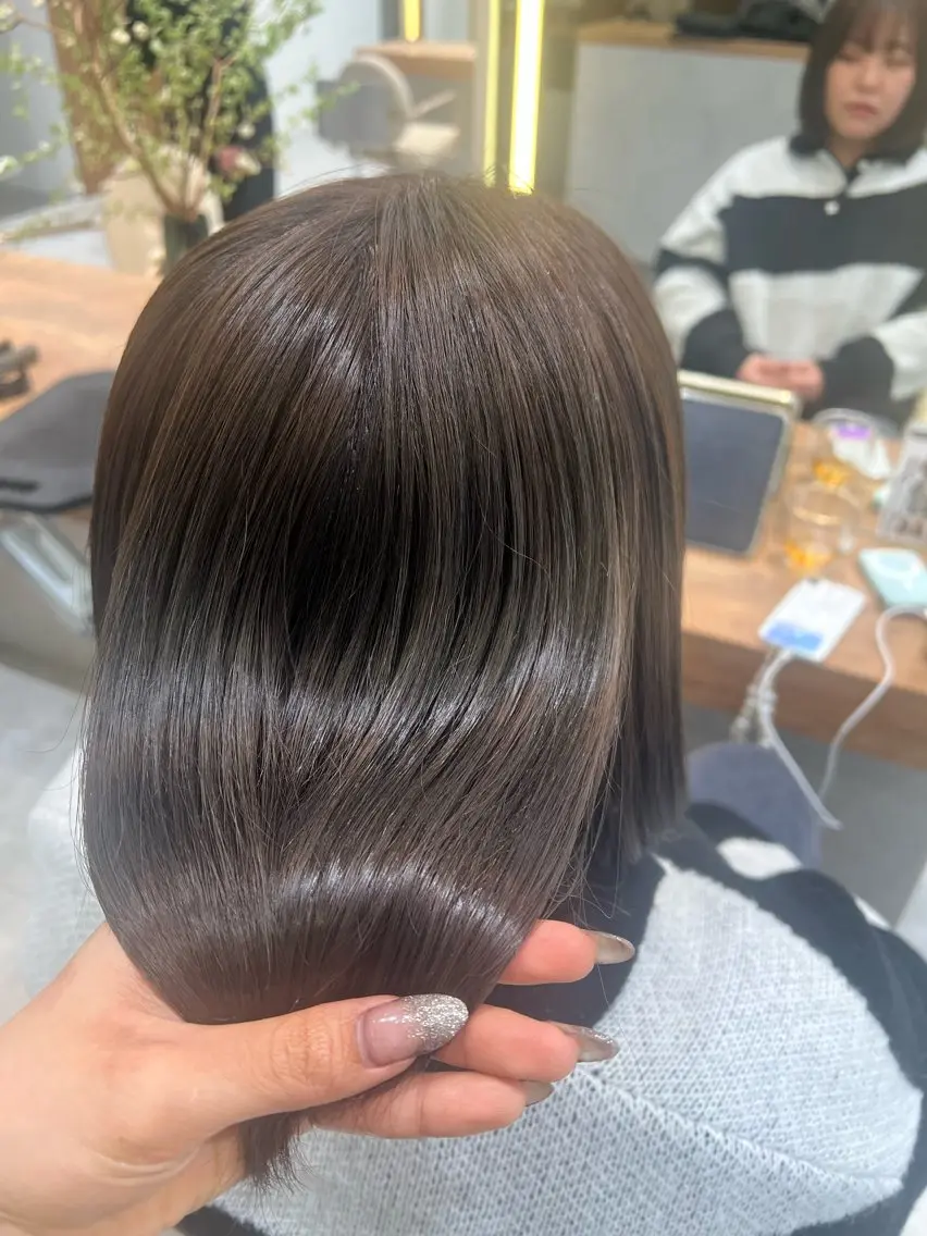 カラー KENJE湘南台 田澤明菜のヘアスタイル