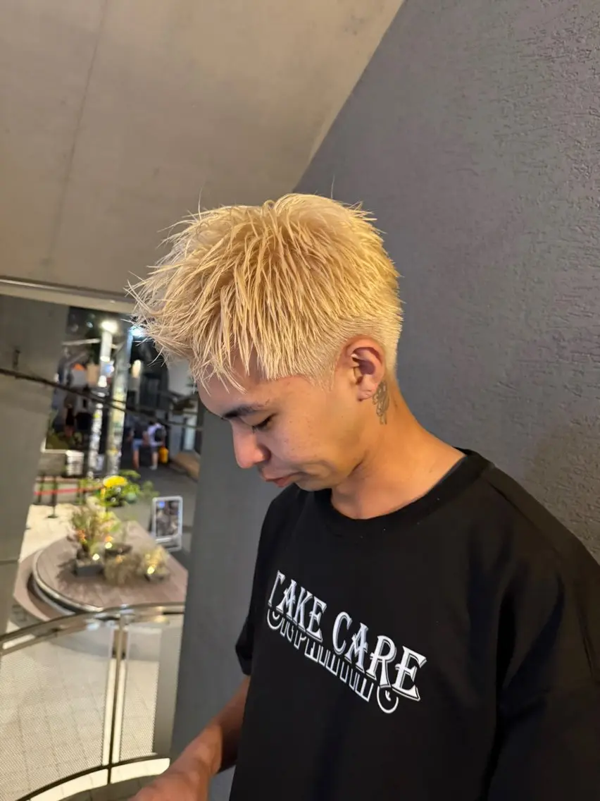 ショート ヘアカラー トリートメント 山影✨バレイヤージュ ハイライト✨メンズ◎のヘアスタイル