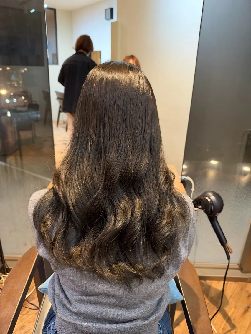 ロング カラー ヘアカラー 波多野 麻由のヘアスタイル