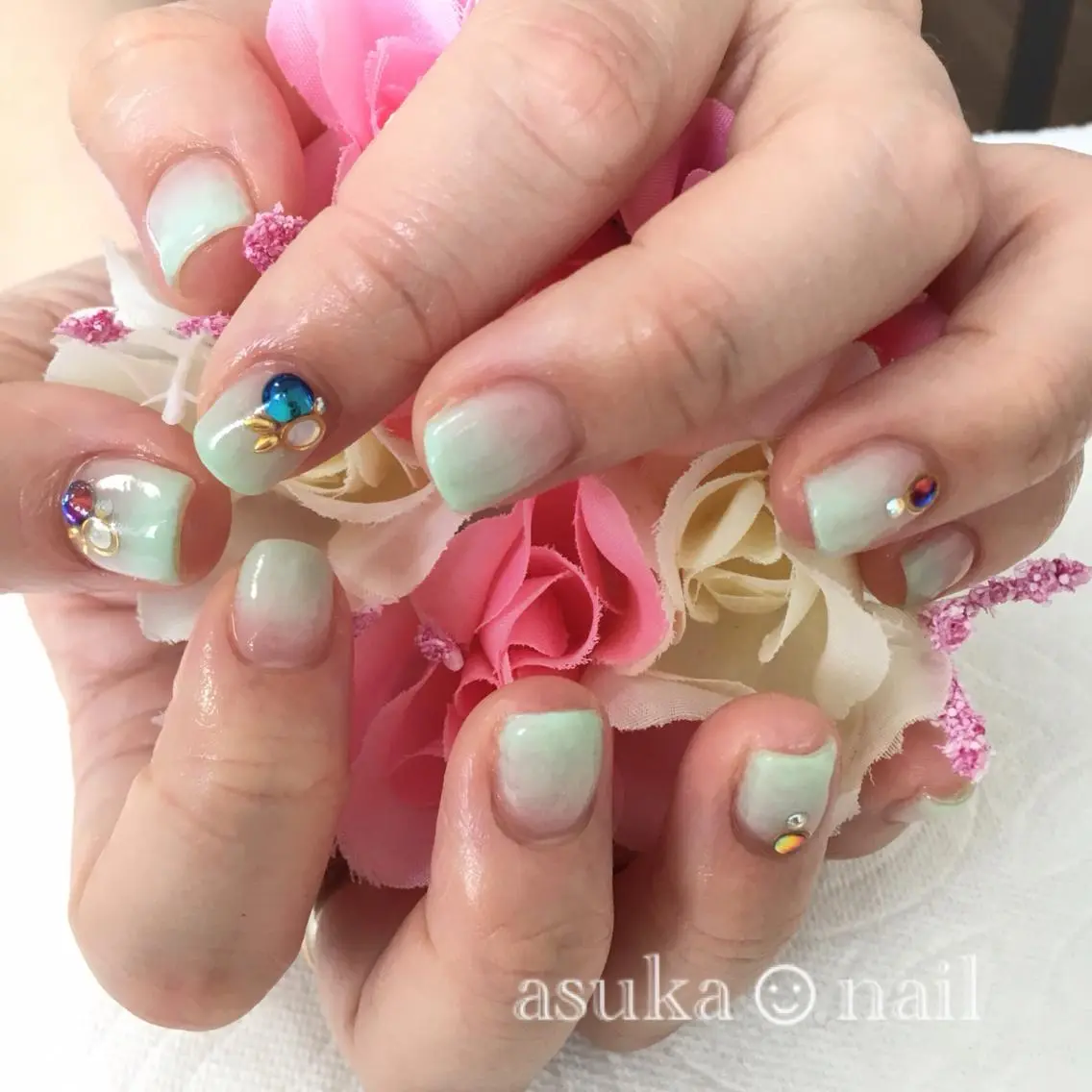 ネイル ストーンネイル ハンドネイル La Colzaのネイルデザイン