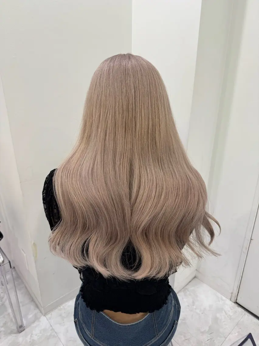 カラー ミルクティーベージュ 🤍Yumeのヘアスタイル