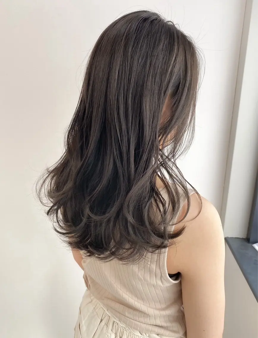 ロングカット✂️➕艶感カラー✨+1stepトリートメントの写真