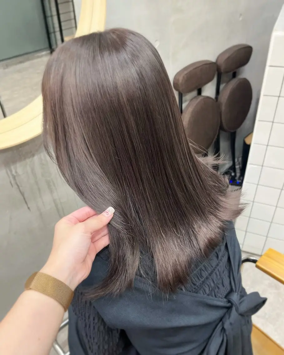 セミロング ヘアカラー 🤎𝐌𝐚𝐨⌇ お悩み解決美容師🤎のヘアスタイル
