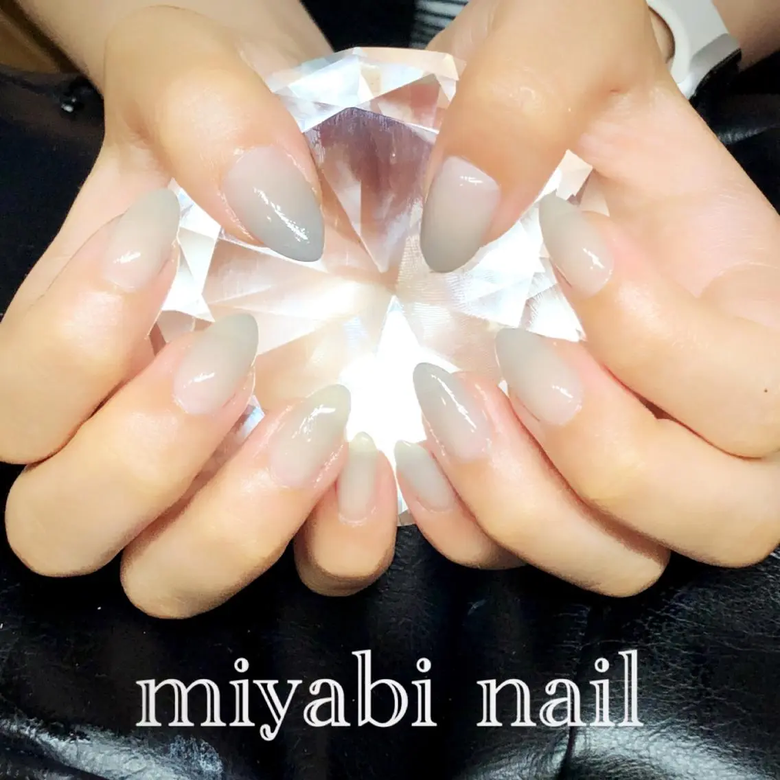 ネイル ジェルネイル グラデーション シルバー ハンドネイル miyabi nail 桂川駅近くのネイルデザイン