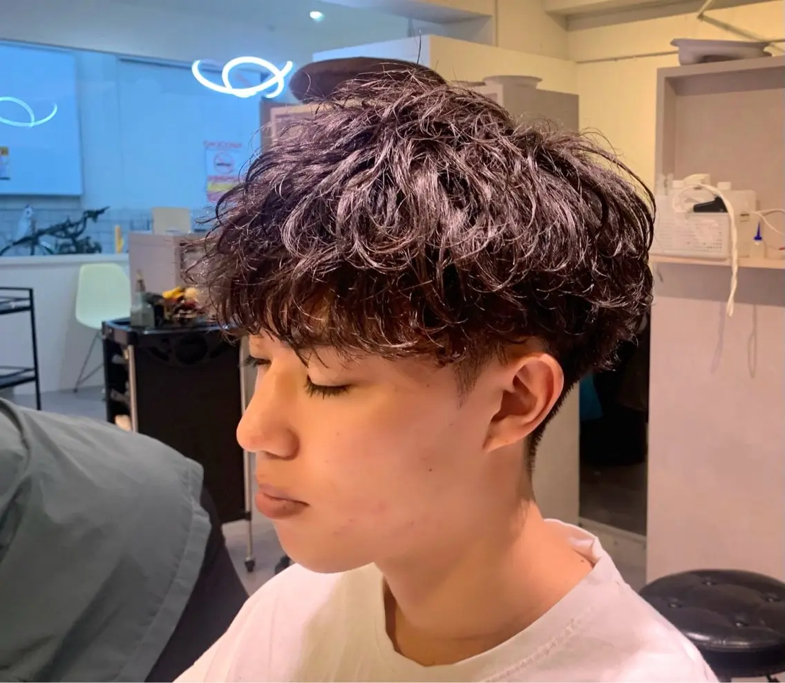 パーマ メンズ 濱口 健慎のヘアスタイル