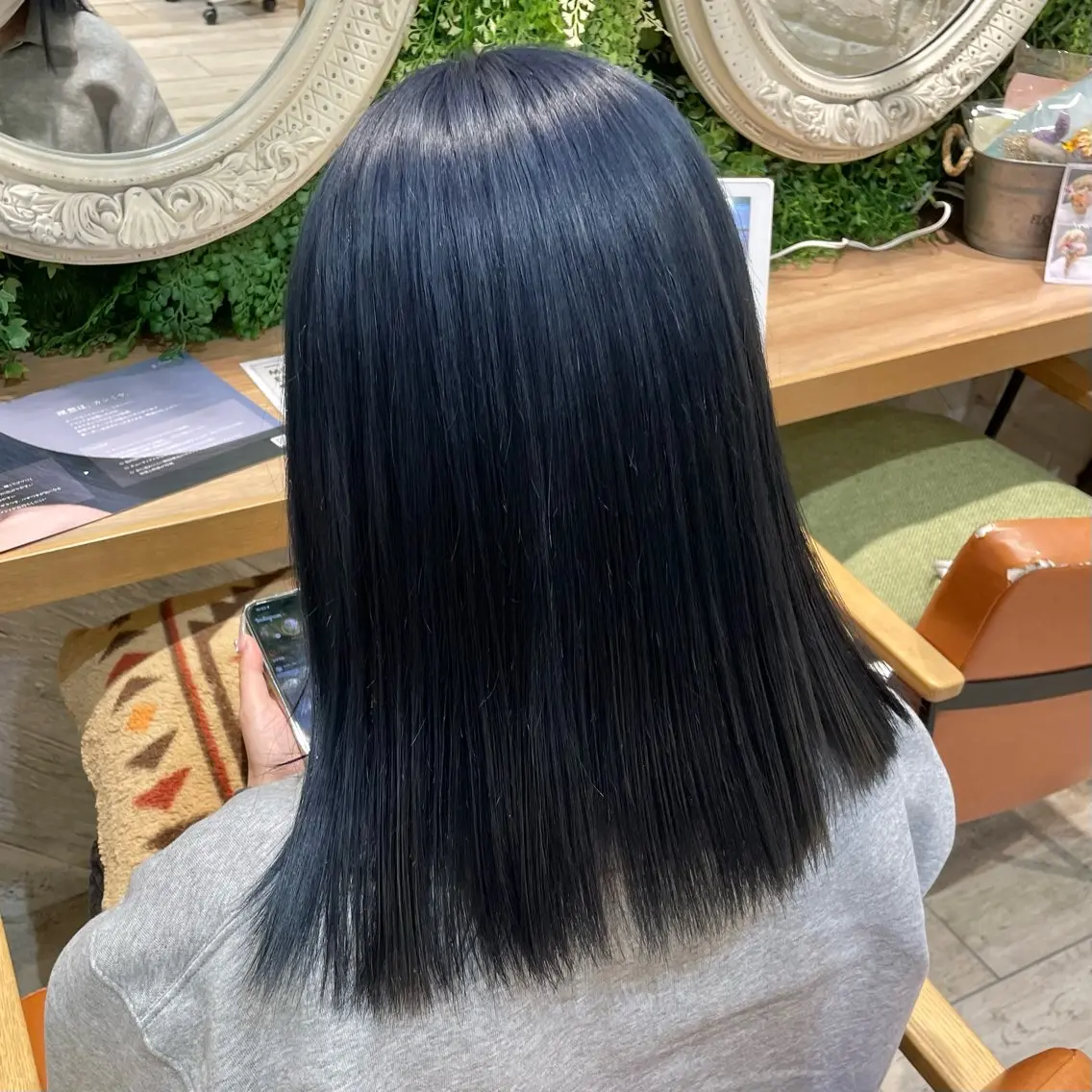 ミディアム カラー ブルーカラー ネイビーカラー ヘアカラー 横浜パーマ🌐ボブ✨ 暖色カラーもえかのヘアスタイル