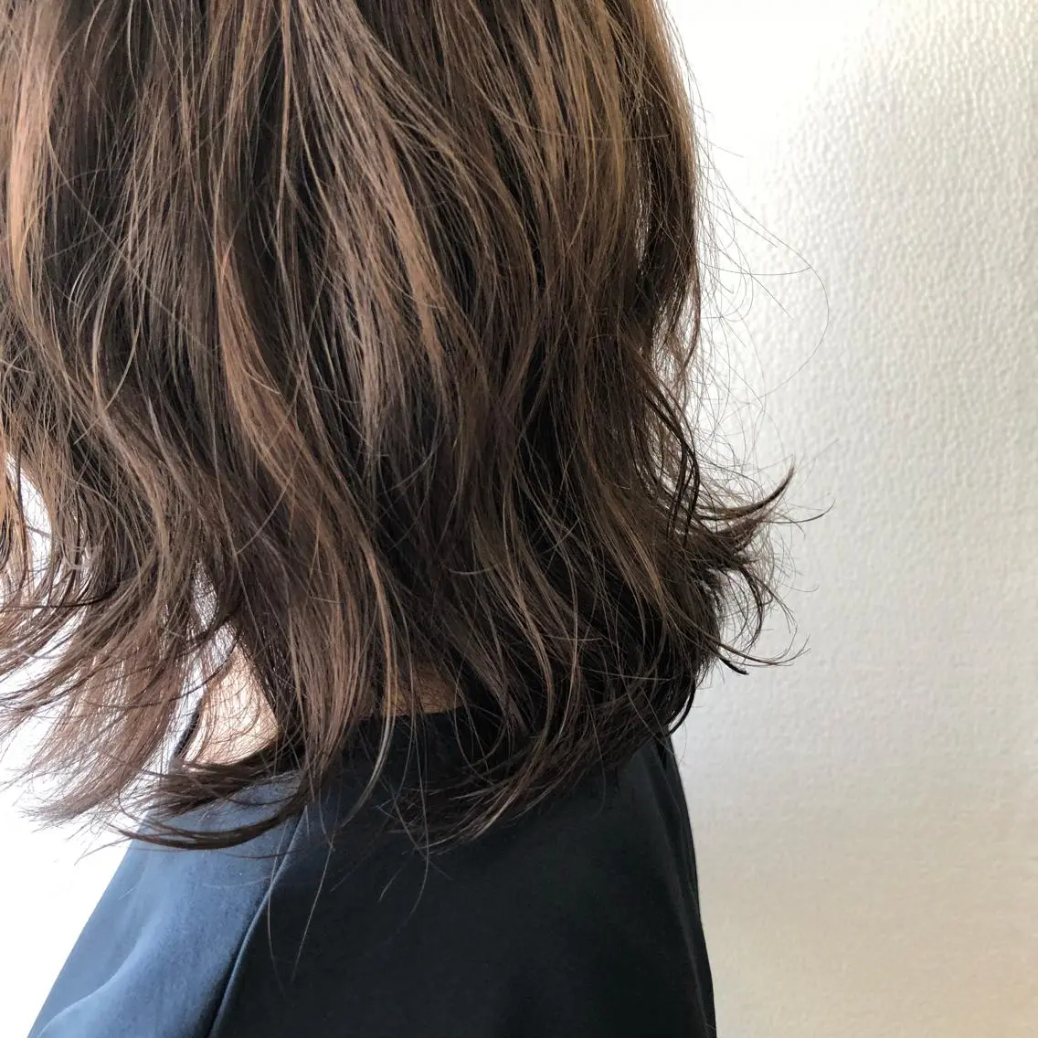 ミディアム カラー 菅沢 奈生のヘアスタイル
