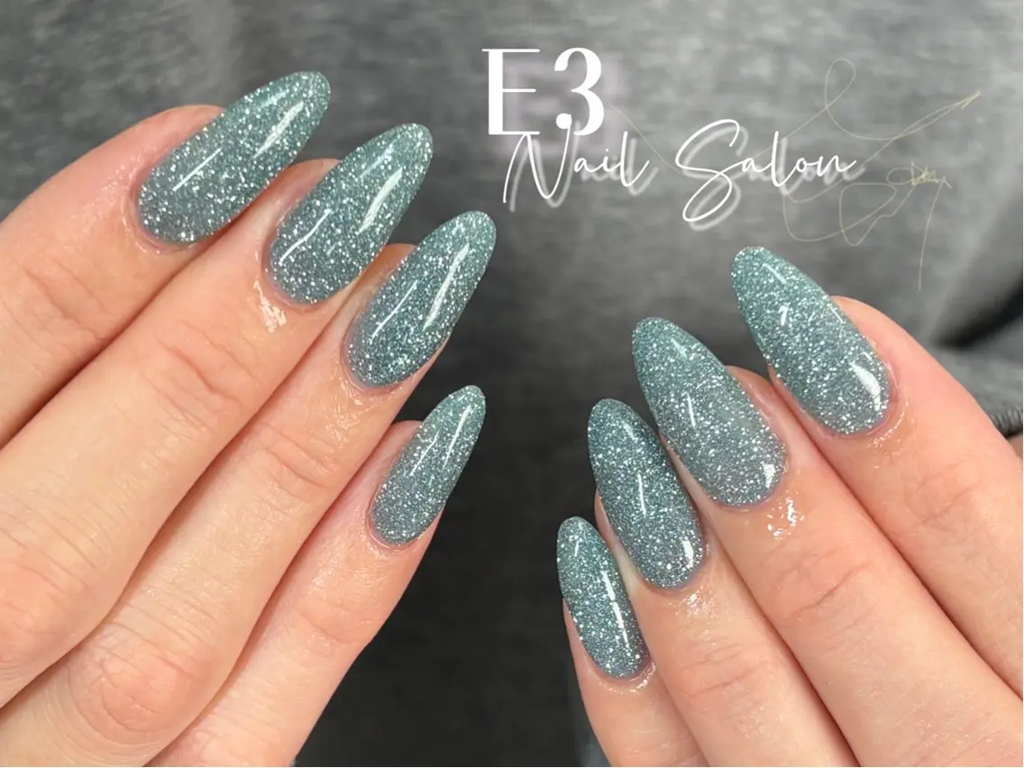 ネイル フレンチネイル ジェルネイル ガラスフレンチ グラデーション キラキラネイル E3 Nail Salonのネイルデザイン