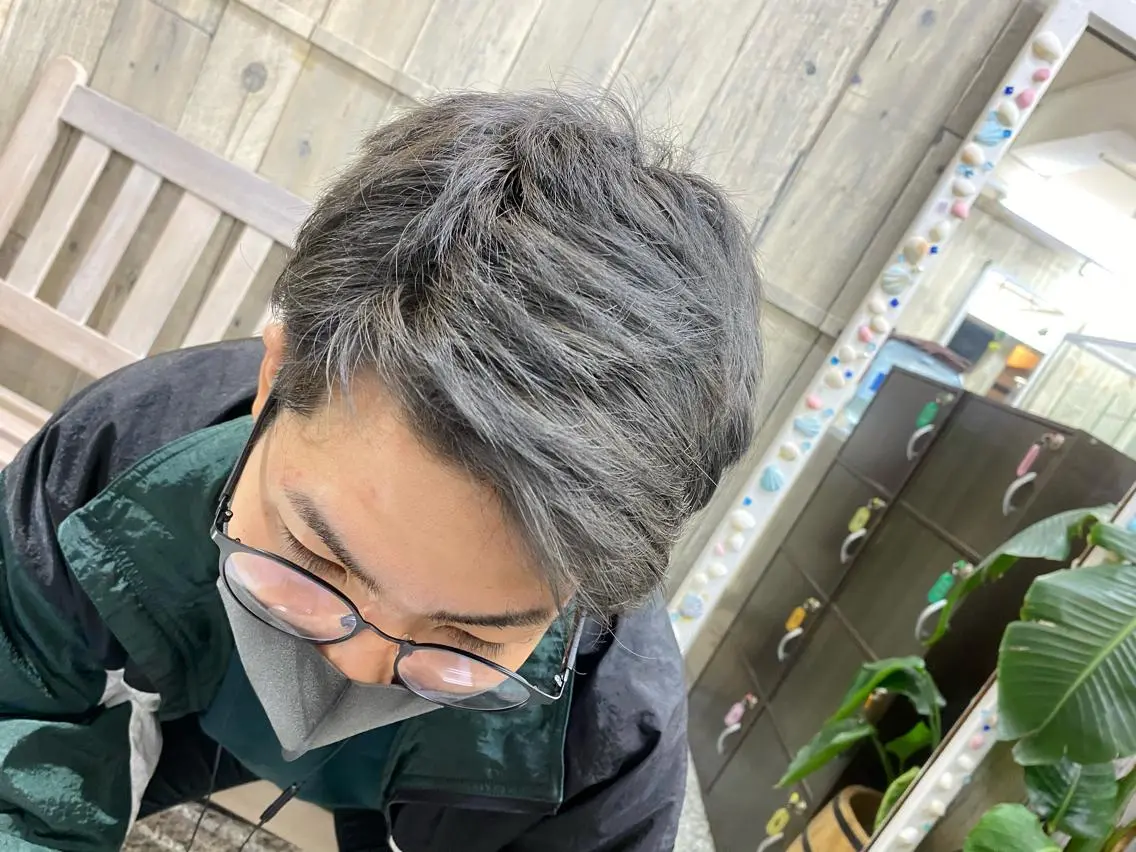 ショート カラー ブリーチ ヘアカラー 吉野 瑳桜のヘアスタイル