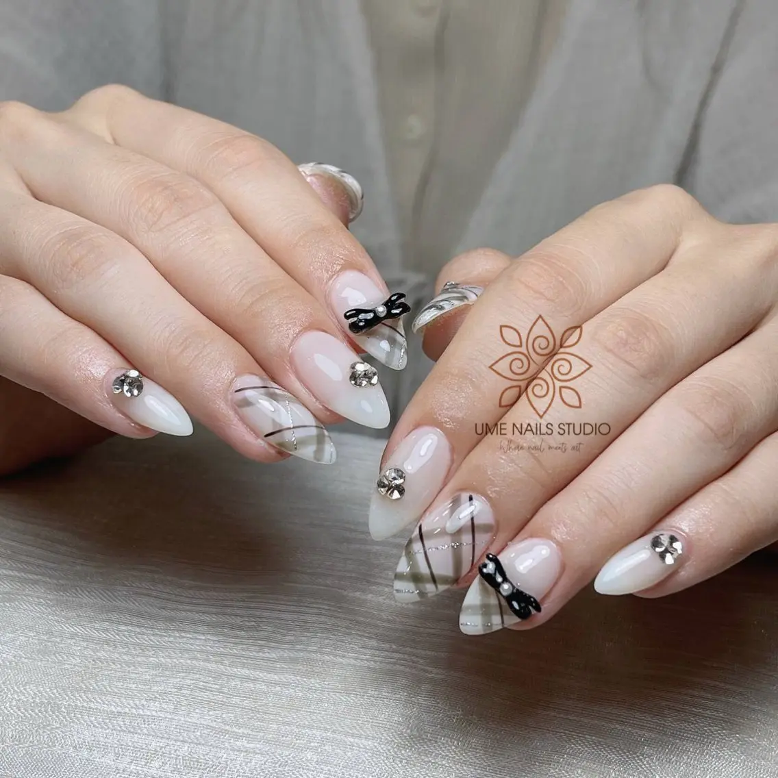 ネイル チークネイル クリアネイル ガーリー キラキラネイル 韓国ネイル ハンドネイル Ume Nail Studioのネイルデザイン