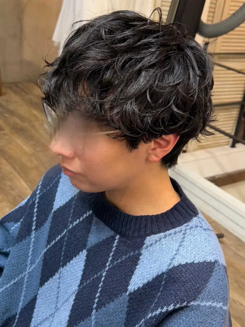 ショート パーマ メンズ メンズパーマ くせ毛 カット パーマ 透明感カラー🫧 nanamiのヘアスタイル