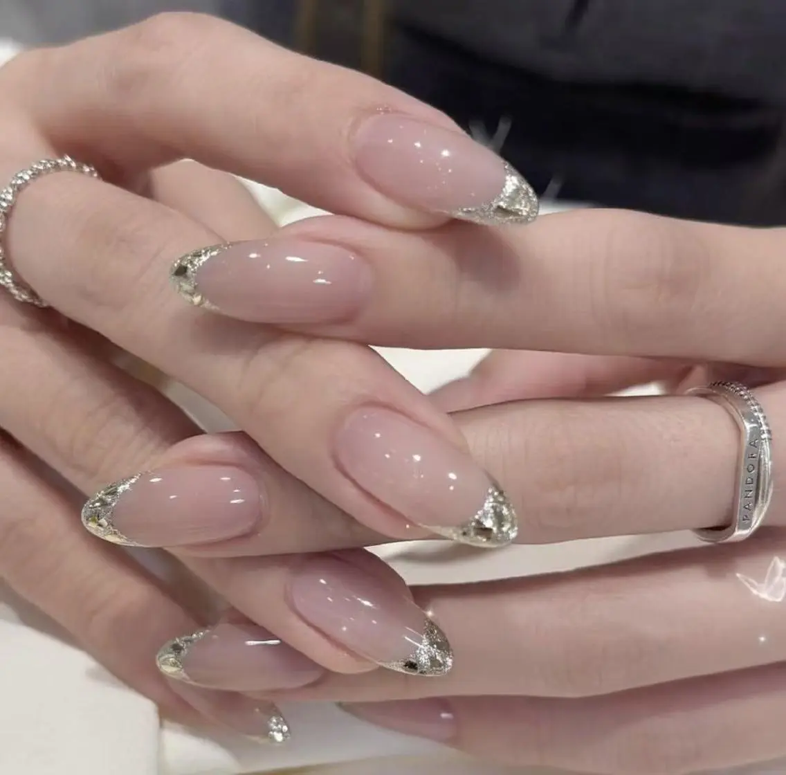 ネイル フレンチネイル ジェルネイル ガラスフレンチ 韓国ネイル マグネットネイル ハンドネイル ハンドケア The Nail & Eye Lashのネイルデザイン
