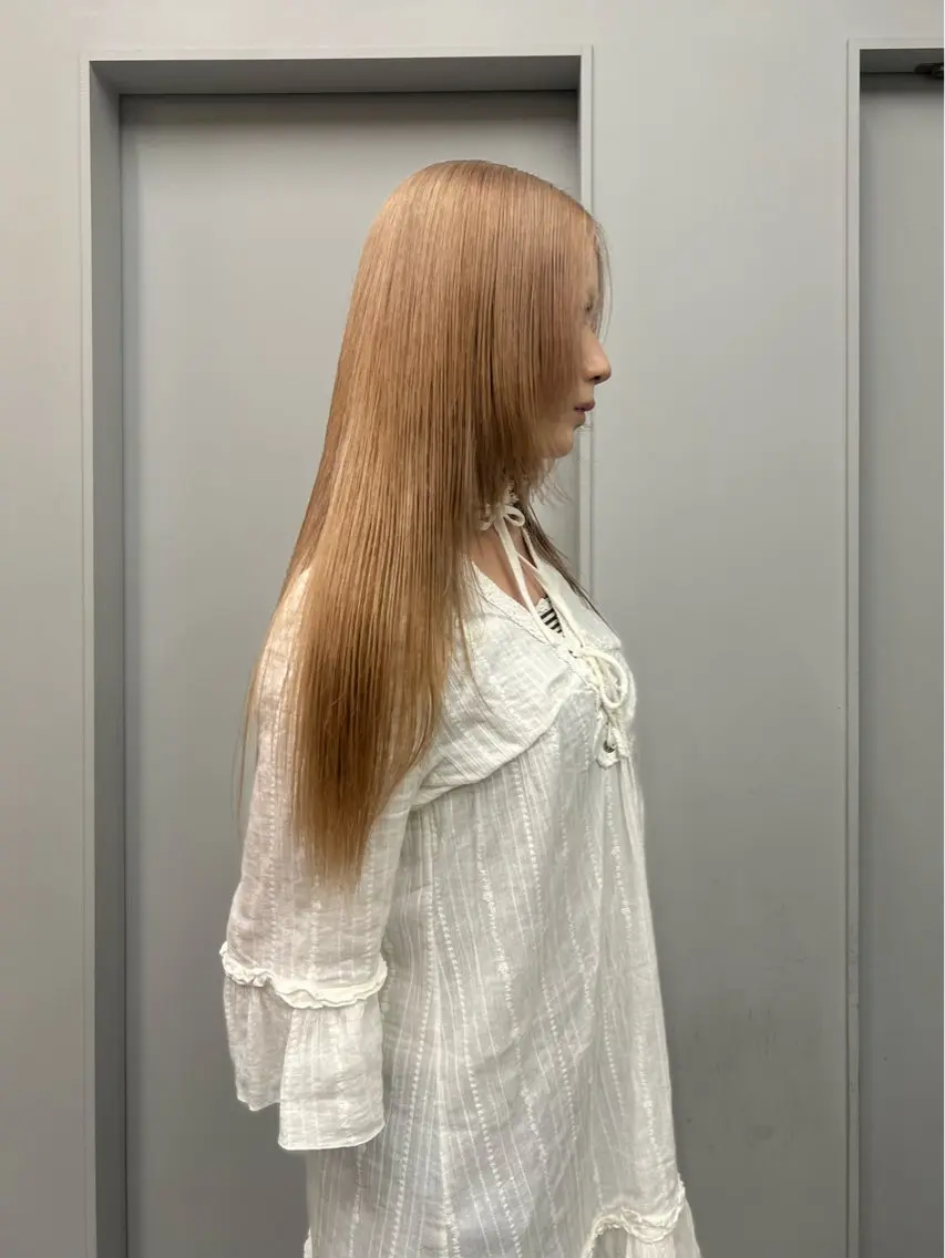 カラー ヘアカラー トリートメント ケアブリーチ特化 ハイトーンカラーのヘアスタイル