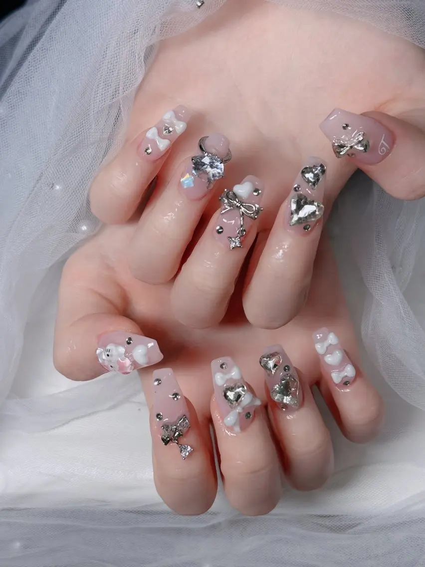 ネイル オーロラネイル フレンチネイル ジェルネイル ハロウィン キラキラネイル ハンドネイル H.baby Nail Salonのネイルデザイン